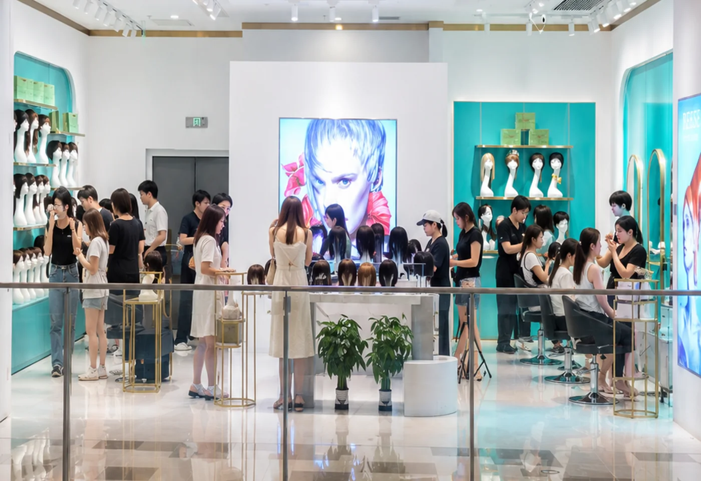 REESE瑞茜假发佛山顺德万象汇店店内环境图