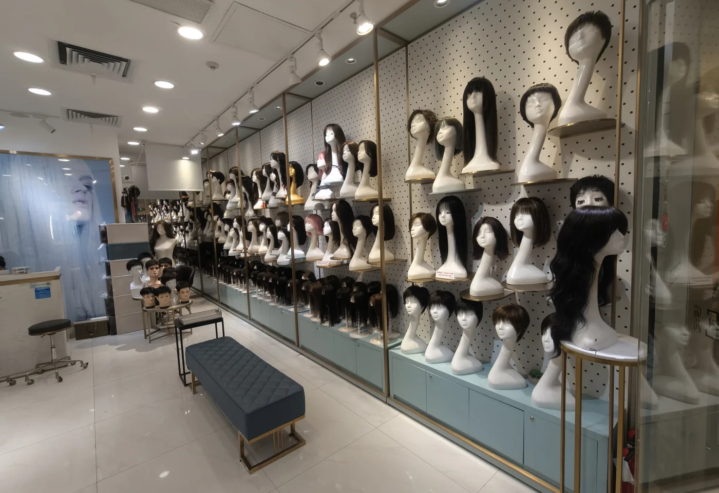 REESE瑞茜假发深圳益田假日店店内环境图